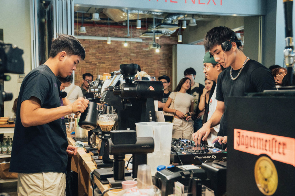 A sobber clubing setting serves coffee instead of alcohol